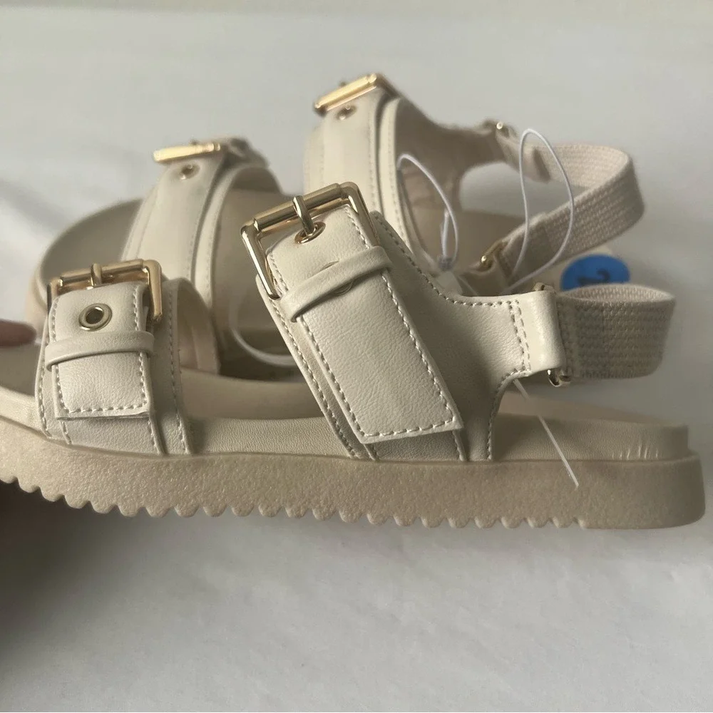 Steve Madden Girl's Comfy Casual Cream Sandals with Chunky Platform Size 2 NWOT‎